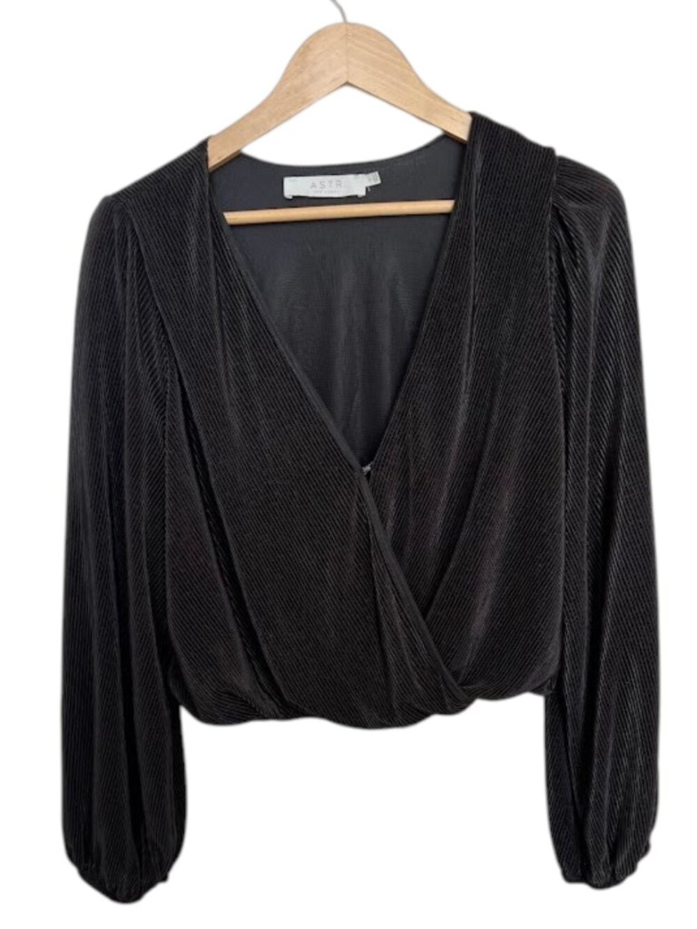 ASTR The Label Black Wrap Top Cropped Surplice Textured Party Night Out Womens L